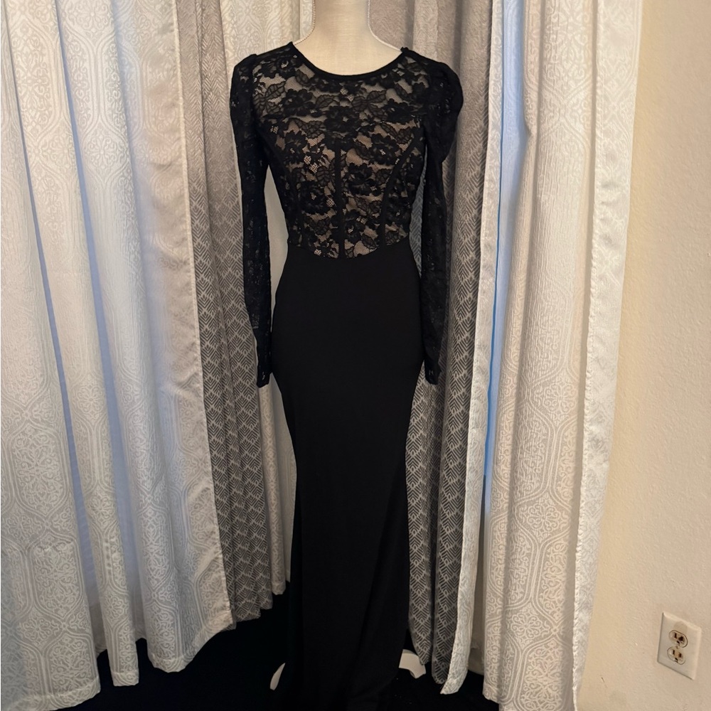 Size medium long sleeve black dress